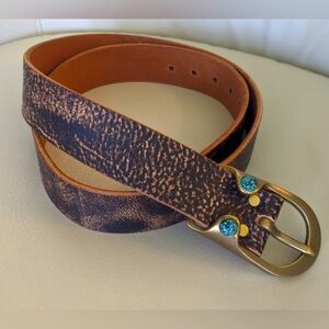 TSIRIKAUA
art on silver and leather belt